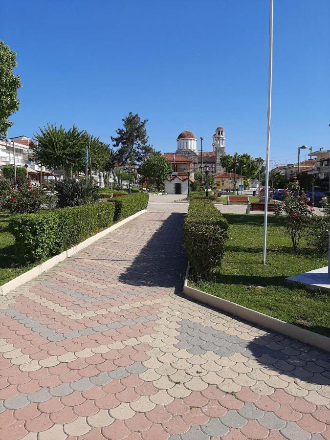 Apartment Nea Potidea. Exterior photo