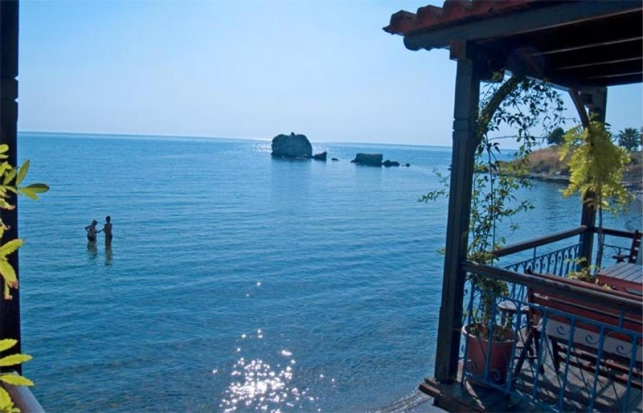 Apartment Nea Potidea. Exterior photo