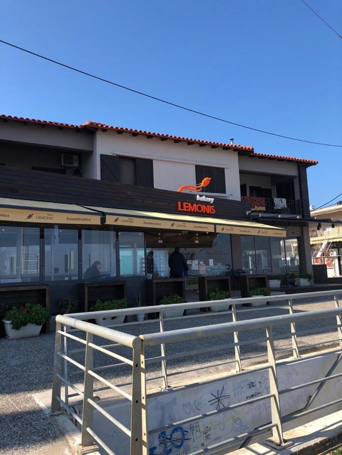 Apartment Nea Potidea. Exterior photo
